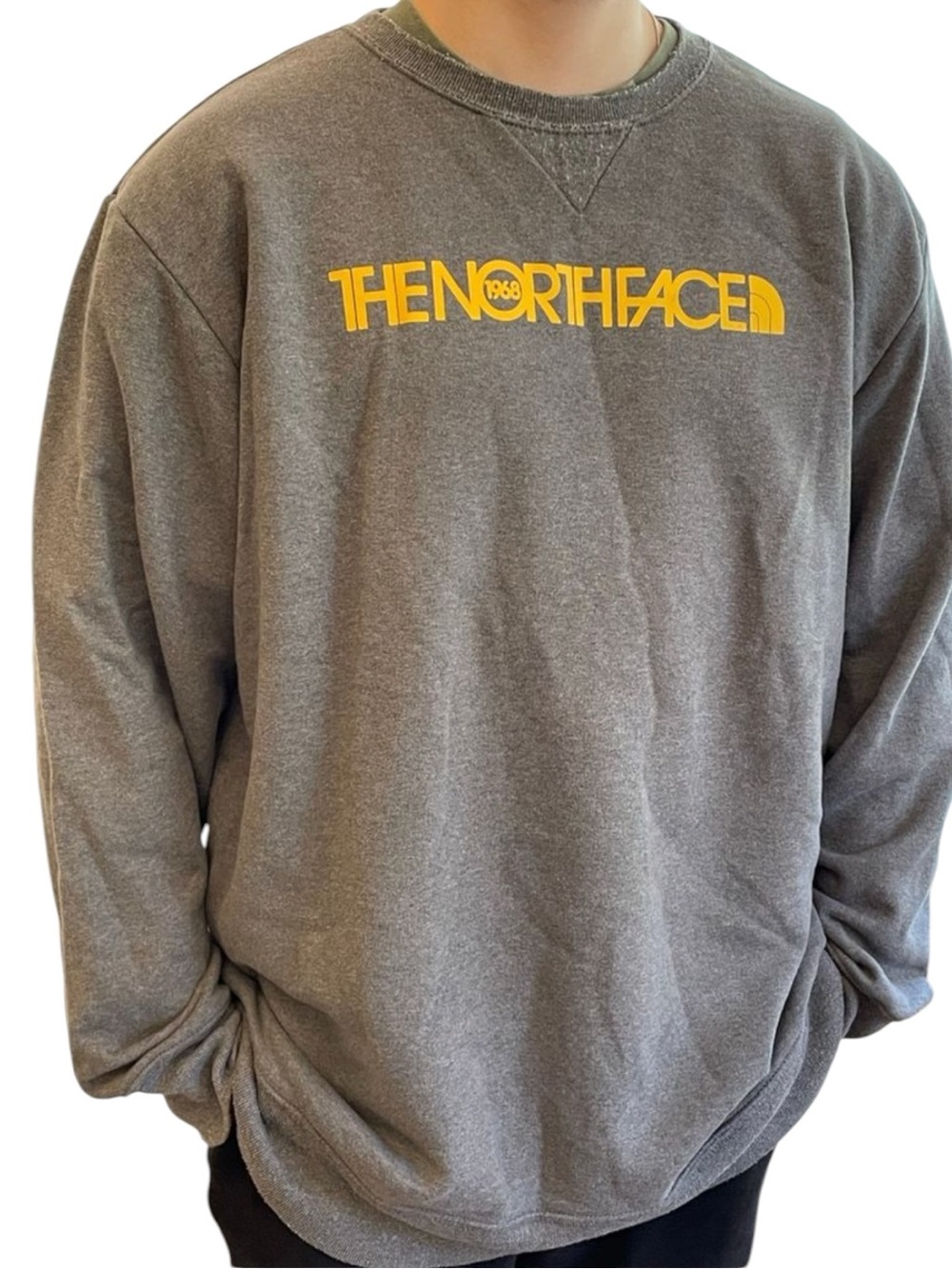 THE NORTH FACE Men's VINTAGE Gray Crewneck Sweater Yellow Spellout Logo Size Med